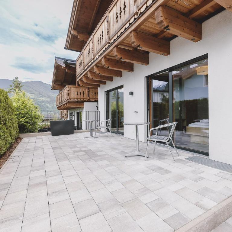 First IN Mountain Chalets by we rent - Superior Chalet - 10