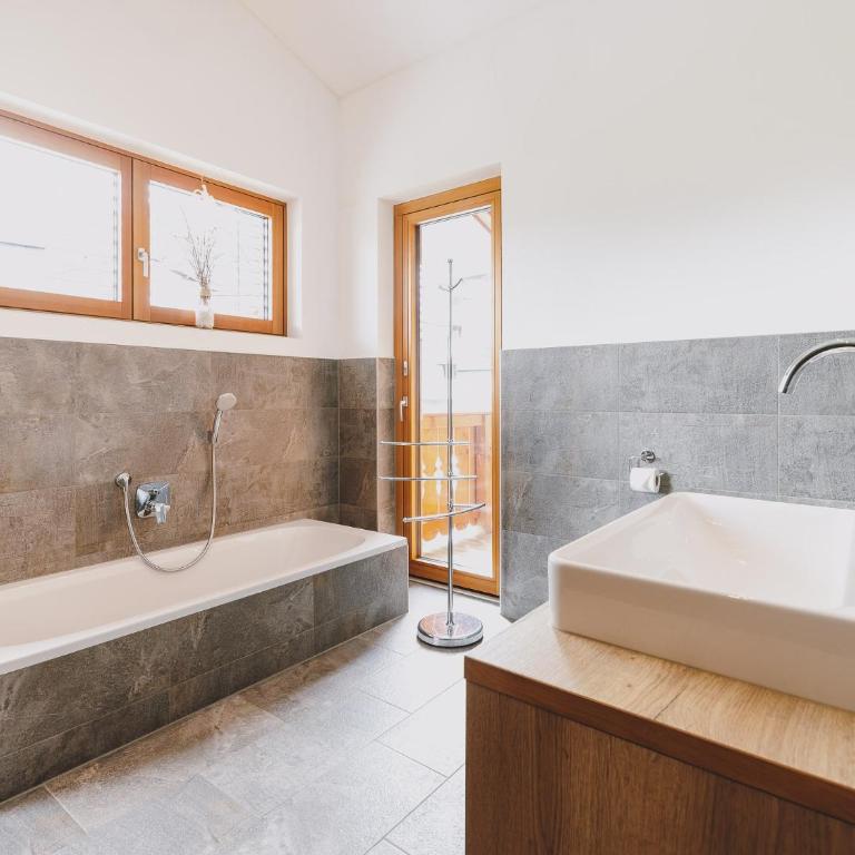 First IN Mountain Chalets by we rent - Superior Chalet - 15