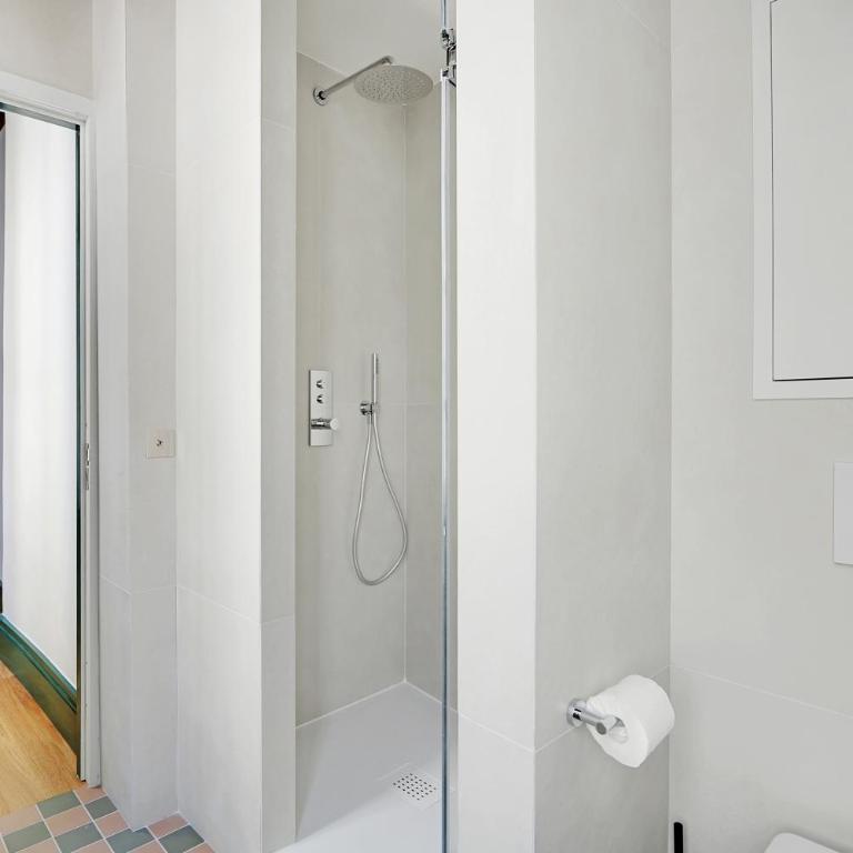 Paris Home Collection Serviced Apartments in Notre Dame - Rue Savoie - Appartement 2 Chambres - 7