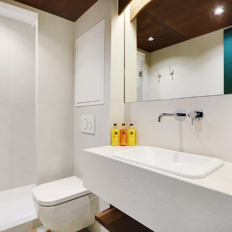 Paris Home Collection Serviced Apartments in Notre Dame - Rue Savoie - Appartement 2 Chambres - 7