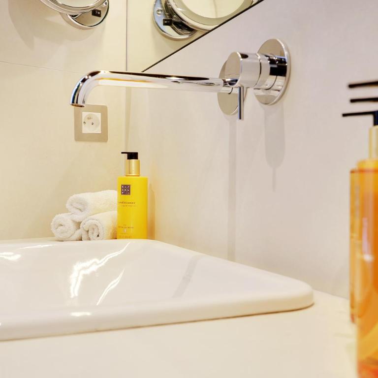 Paris Home Collection Serviced Apartments in Notre Dame - Rue Savoie - Appartement 2 Chambres - 10