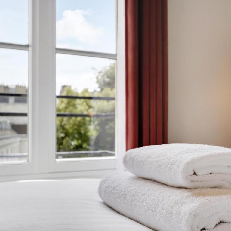 Paris Home Collection Serviced Apartments in Notre Dame - Rue Savoie - Appartement 2 Chambres - 12