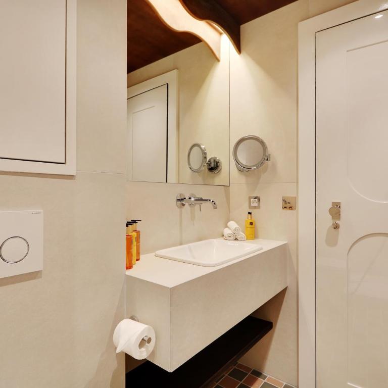 Paris Home Collection Serviced Apartments in Notre Dame - Rue Savoie - Appartement 2 Chambres - 6