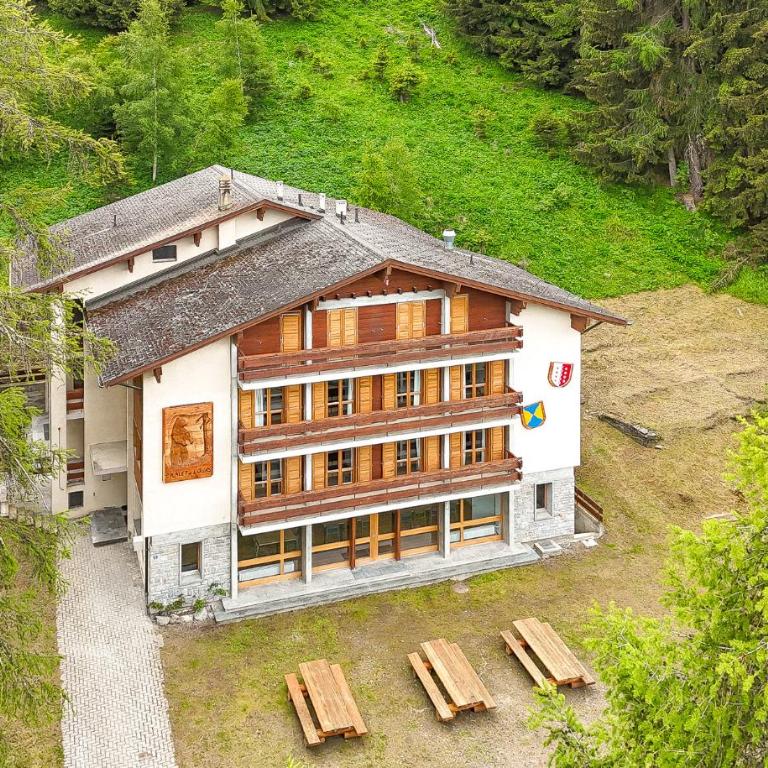 Chalet de l Ours AUTHENTIC Etage Tournay 12 pers - Familienzimmer - 12