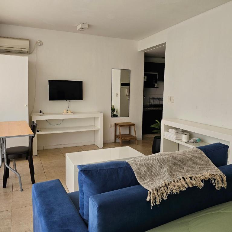 Amplios y Cómodos Monoambientes en Monserrat - Estudio con balcón - 2