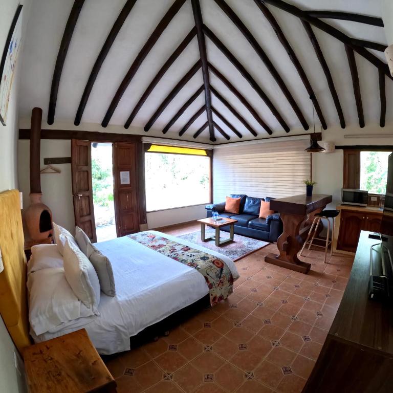 Bombon Hotel - Estudio Superior - 10