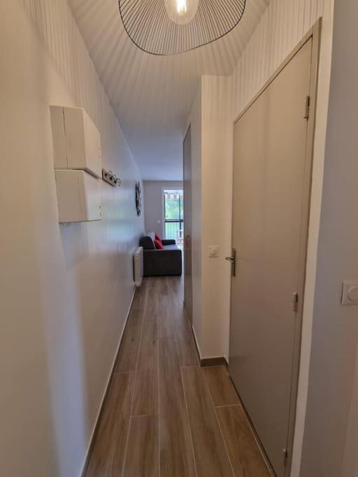T2 neuf, parking privé,accès mer - Appartement 1 Chambre - 8