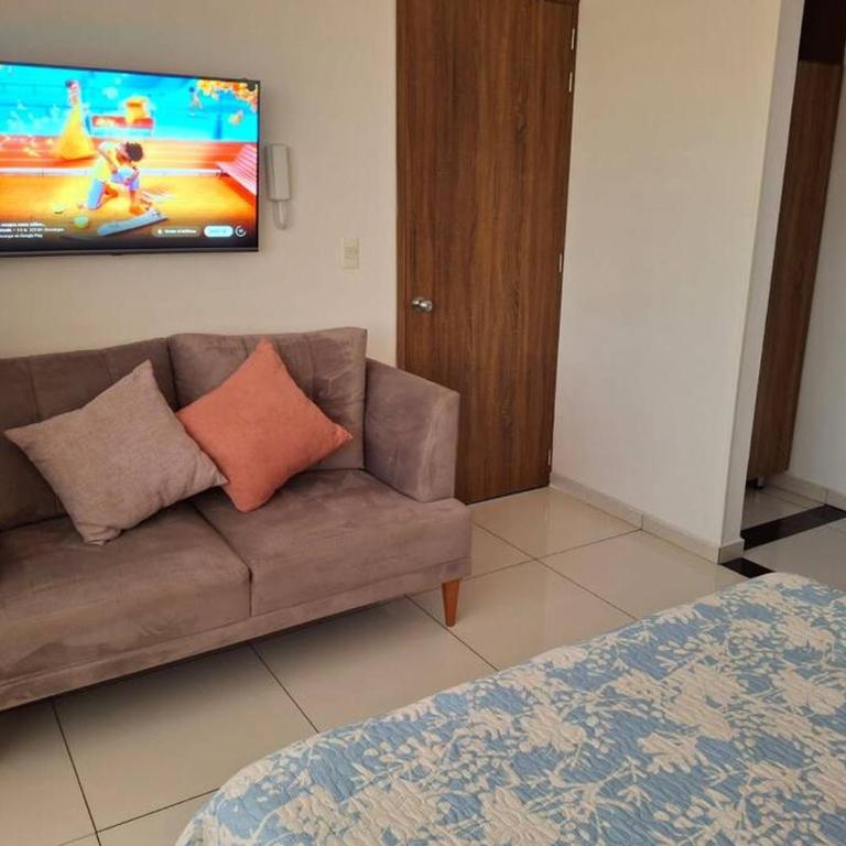 Apartamento en San Gil - Tipo ejecutivo- Céntrico - Estudio con 1 cama grande - 12