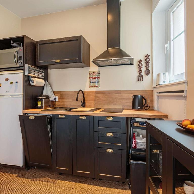 Bel appartement moderne à 2 pas de la plage et rue piétonne, centre-ville, calme, WIFI inclus - FR-1-4-692 - Apartment - 5