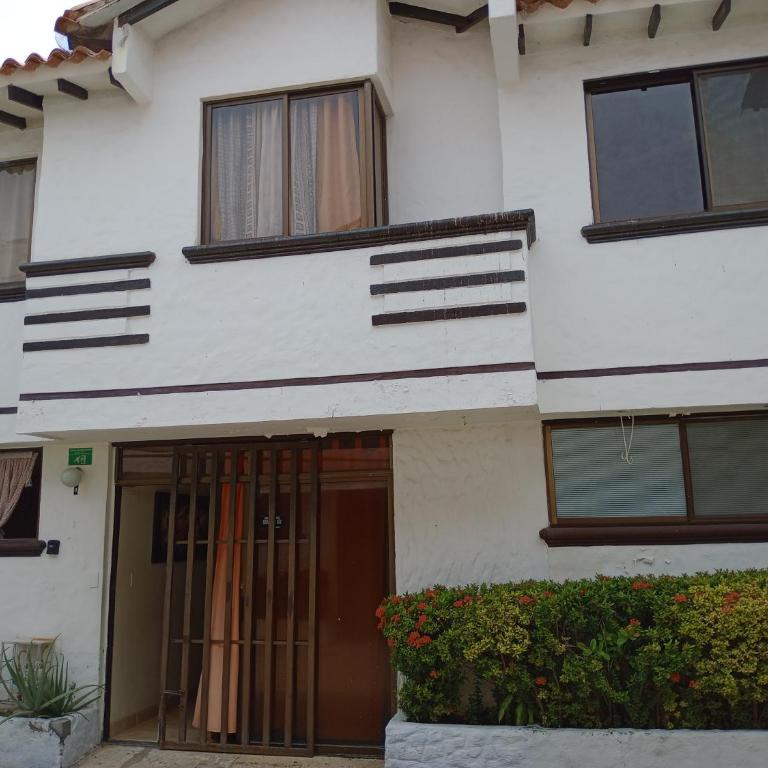 Cómoda casa cerca a la playa - Two-Bedroom House - 1