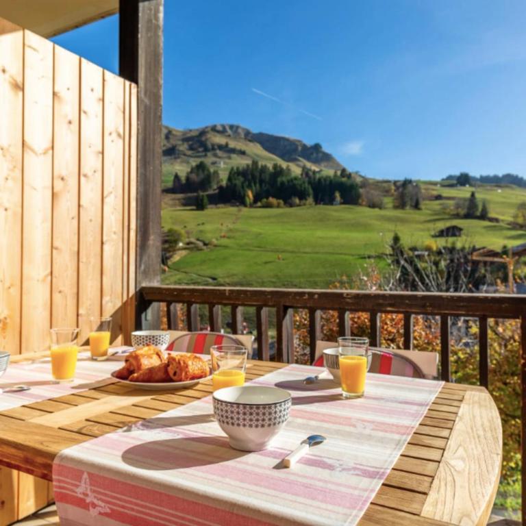 Appartement hyper centre face au domaine skiable - One-Bedroom Apartment with Balcony and Mountain View - 1