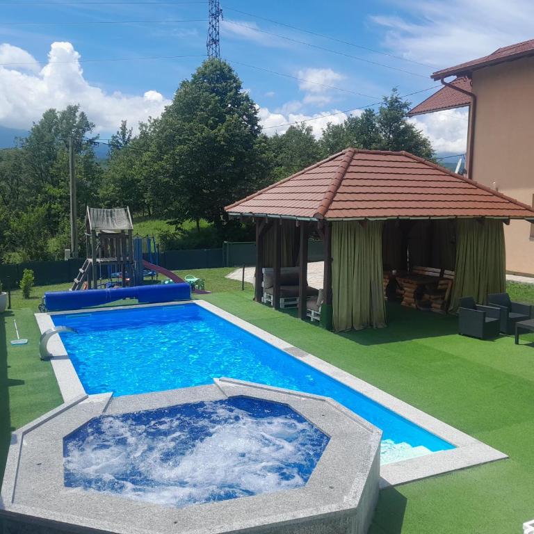 Villa Panorama - Three-Bedroom Villa - 1
