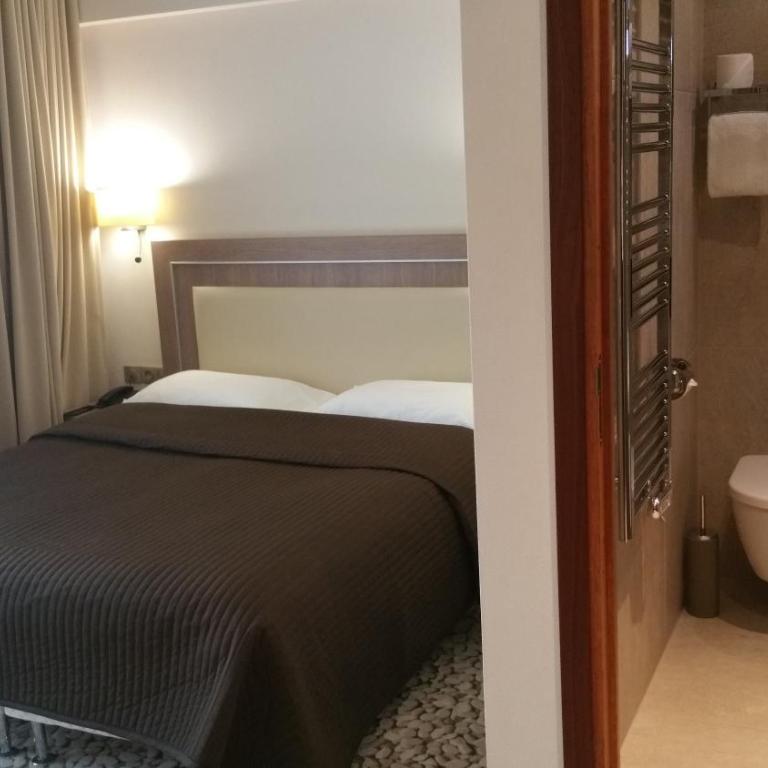 Villa Azur - Chambre Double Classique - Vue sur Rue - 2