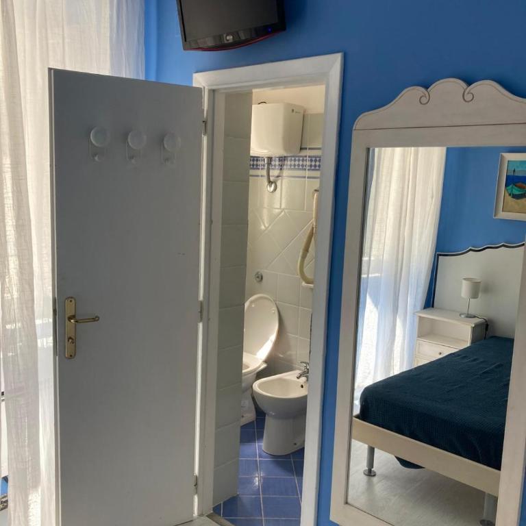 Al Mari Suites - Camera Doppia con Letti Singoli - 4