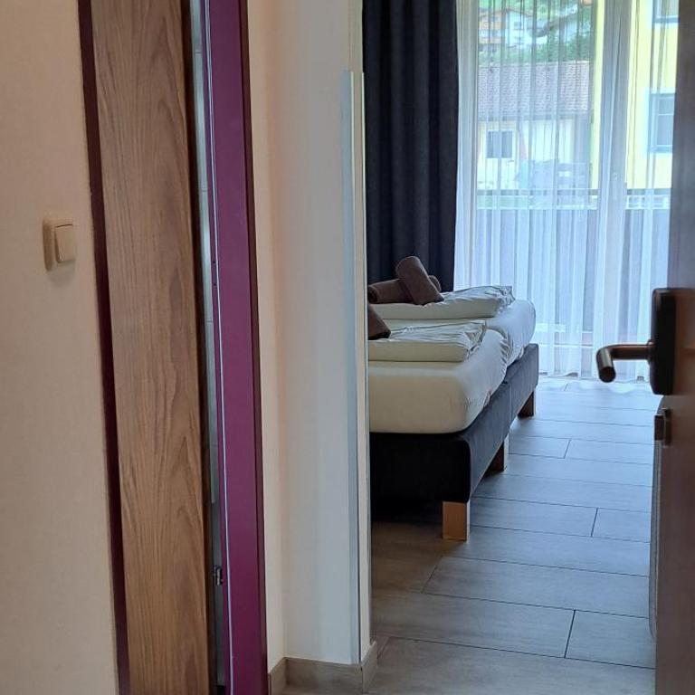 Gästehaus Steger - Doppelzimmer mit Balkon - 7