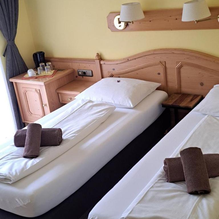 Gästehaus Steger - Doppelzimmer mit Balkon - 6
