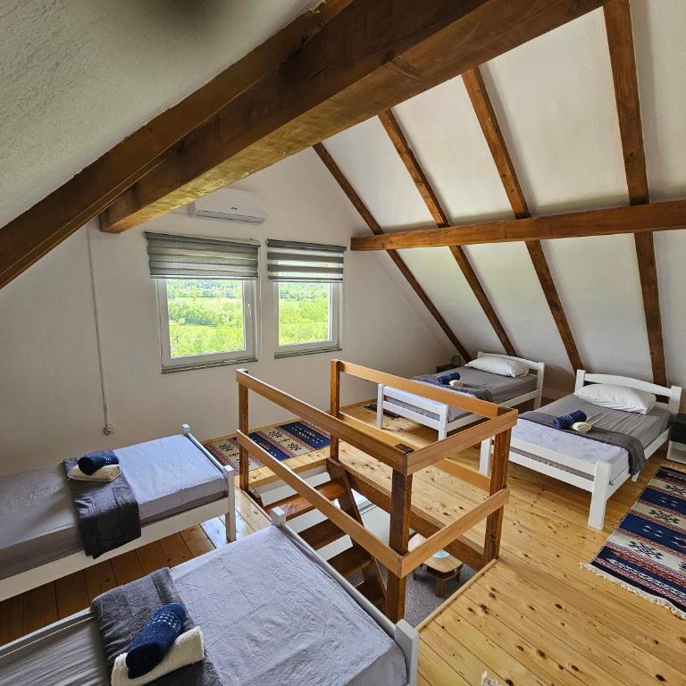 Seosko domaćinstvo Bajbut - Four-Bedroom House - 22