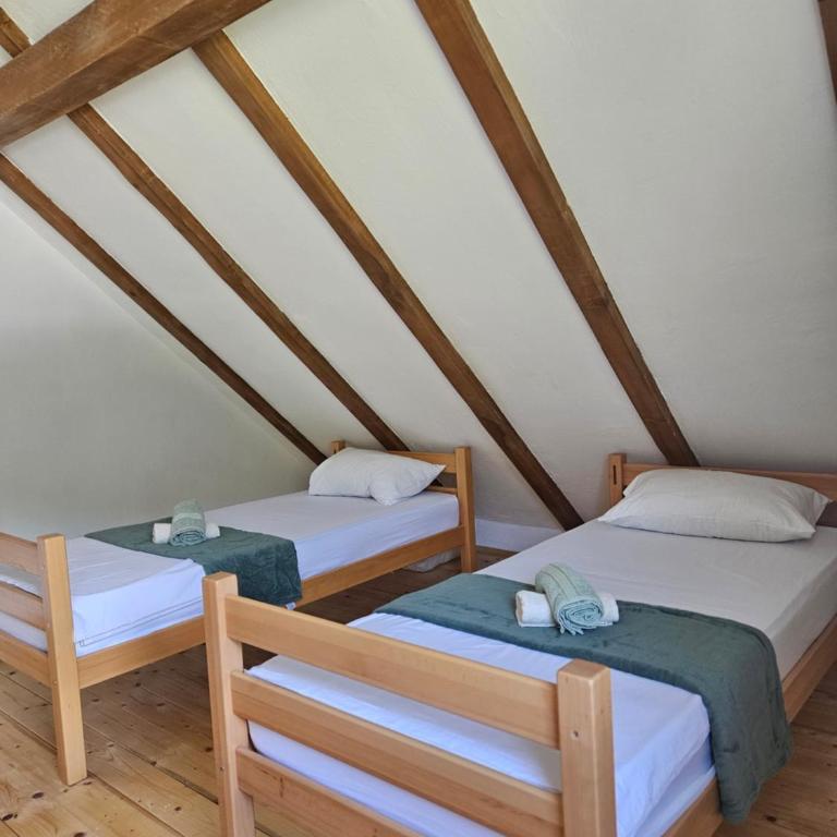 Seosko domaćinstvo Bajbut - Four-Bedroom House - 12