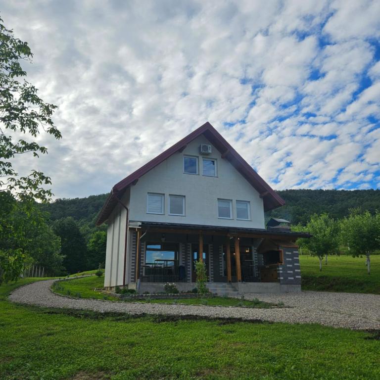Seosko domaćinstvo Bajbut - Four-Bedroom House - 2