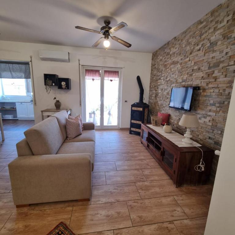CITY HOUSE & FREE PARKING by Perry-Holiday moderno, panoramico e comodo fino a 6 ospiti - Apartment with Terrace - 14