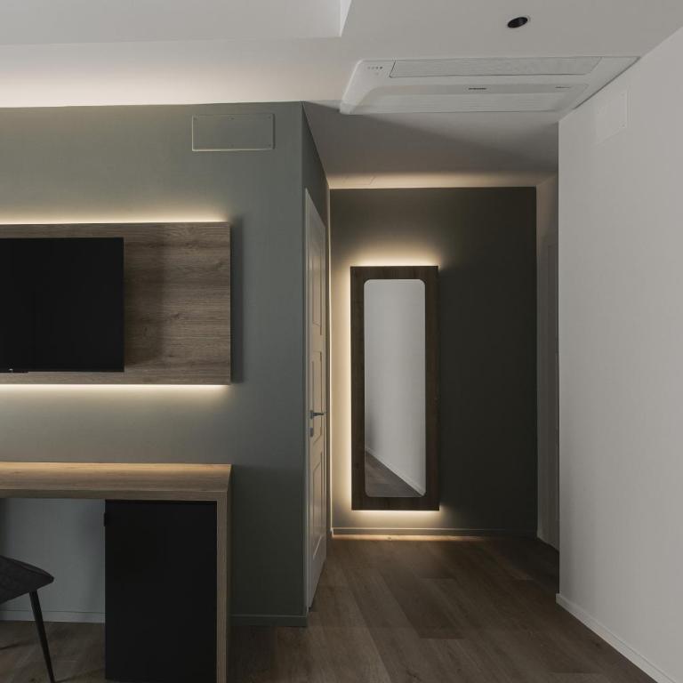 Dimora Don Minzoni - Triple Room with Balcony - 8