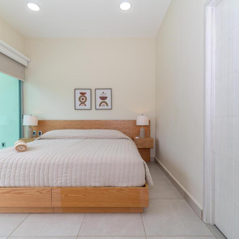 2 BD Suite with Balcony Gym Rooftop Pool Hot Tub - Apartment - 15