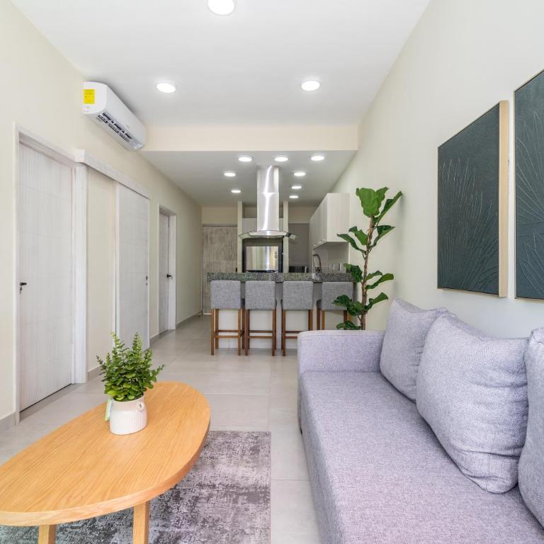 2 BD Suite with Balcony Gym Rooftop Pool Hot Tub - Apartment - 7