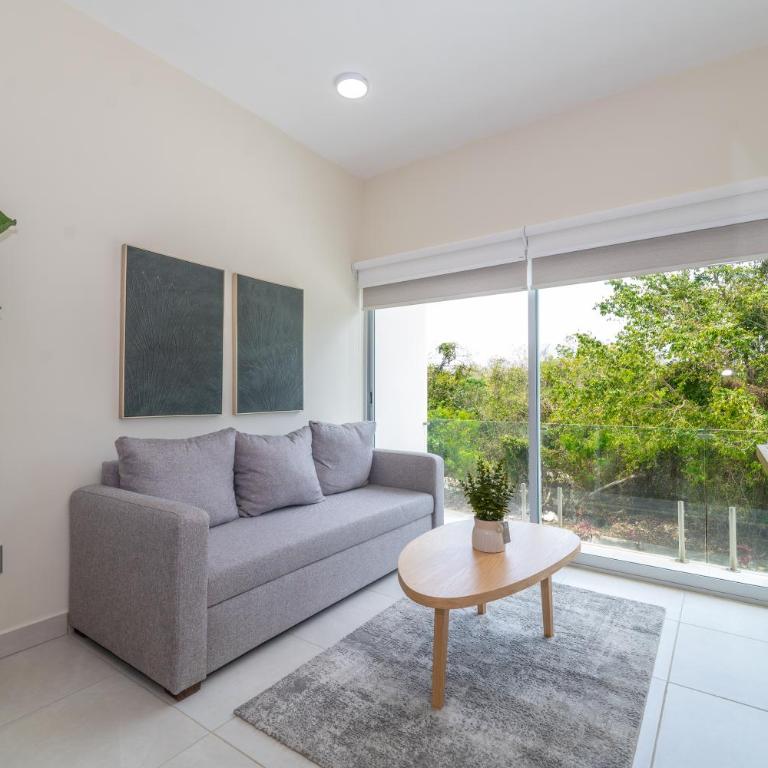 2 BD Suite with Balcony Gym Rooftop Pool Hot Tub - Apartment - 6