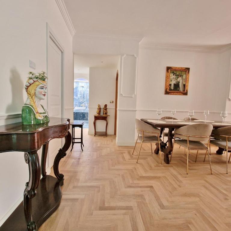 LA BARONESSA CHARMING HOUSE with parking - Three-Bedroom Apartment - 21