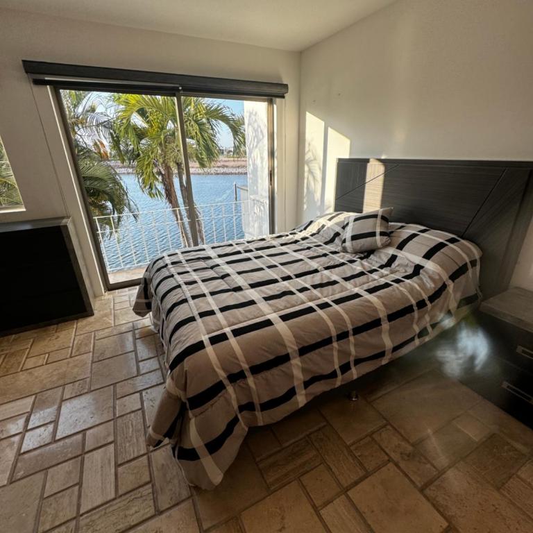 Casa Marina Maza Vista al Mar 12 Personas - Three-Bedroom Apartment - 23