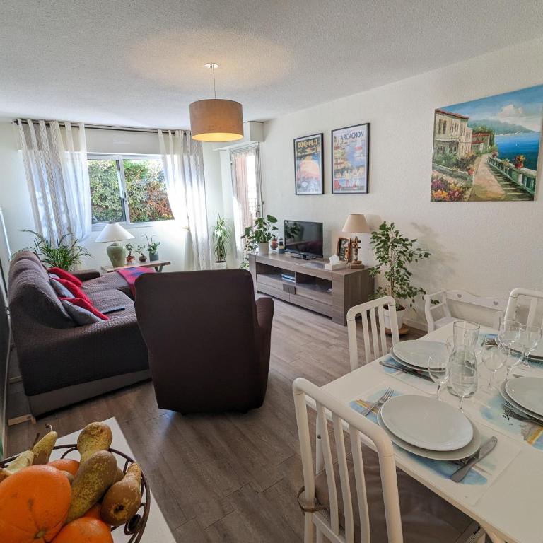 Arcachon - Ville d'Automne: Agréable T3 pour 4 avec Balcon, Parking et Proche Plage - FR-1-420-30 - Apartment (4 Adults) - 1