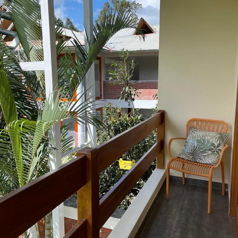 Casa Oxapampa - Habitación Cuádruple con balcón - 2