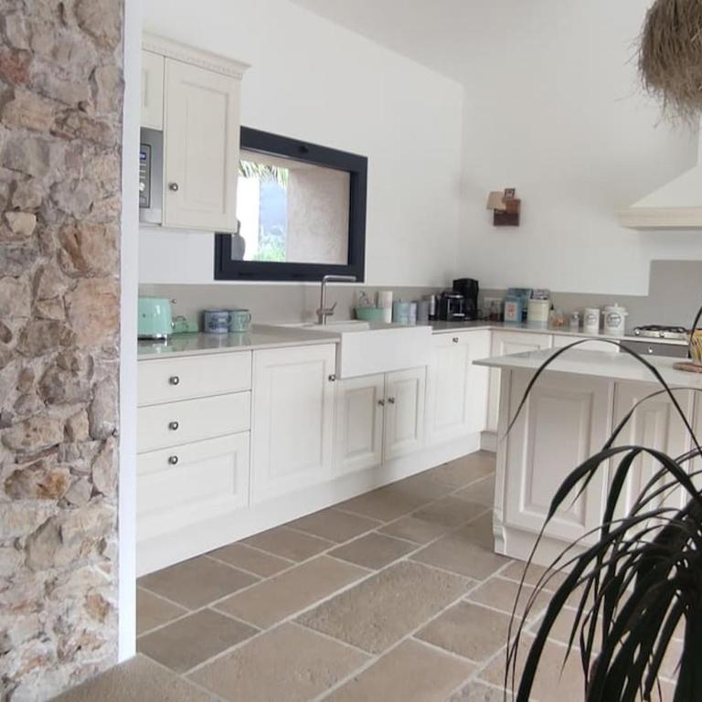 VILLA PROVENÇALE entre ANTIBES et CANNES - Maison de Vacances 4 Chambres - 6