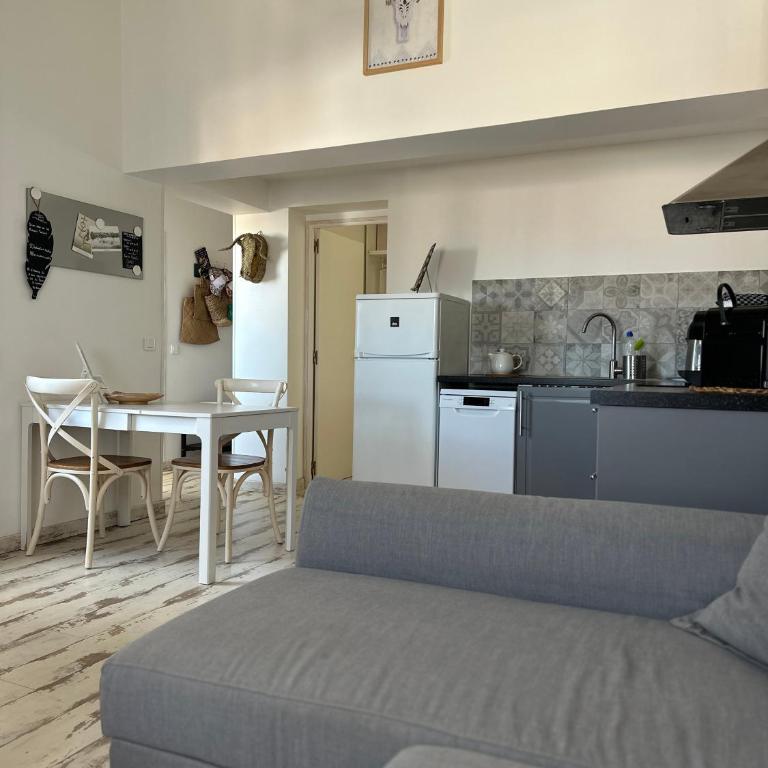 Appartement cosy Le Bohème, à 300m des plages et animaux acceptés 2eme étage - Apartment mit 1 Schlafzimmer - 6