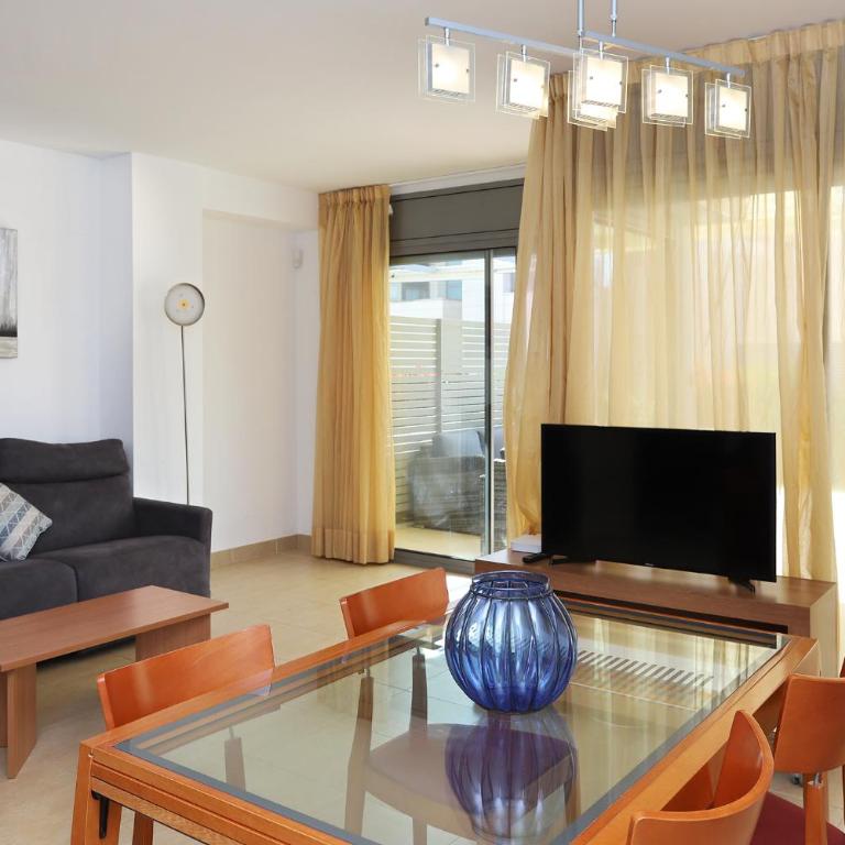 AT014 A pocos metros de la playa, equipamiento completo, piscina comunitaria - Villa con vistas al jardín - 7