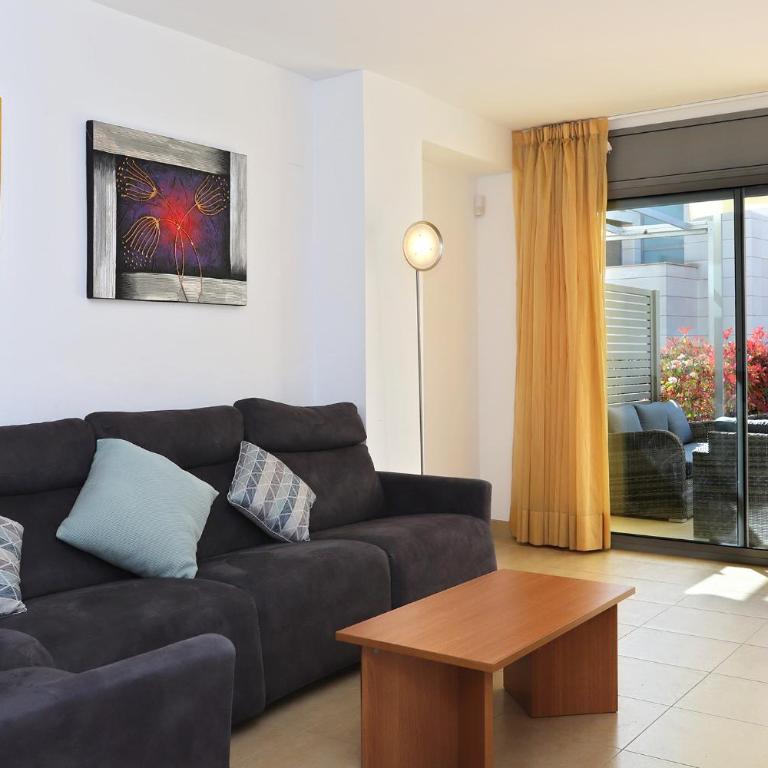 AT014 A pocos metros de la playa, equipamiento completo, piscina comunitaria - Villa con vistas al jardín - 9