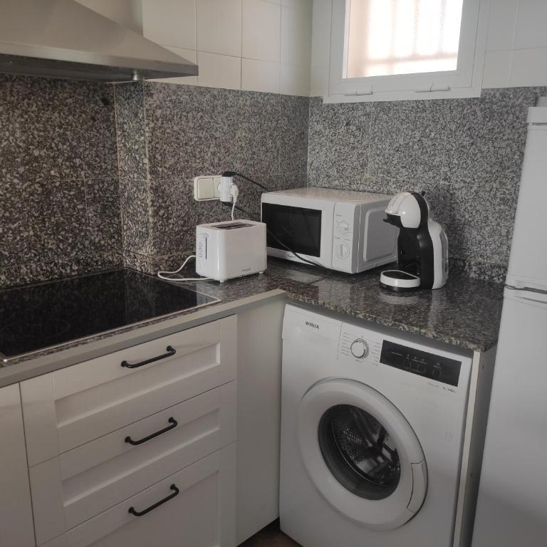Casa Maitea, Playa Levante primera línea de mar, Parking - One-Bedroom Apartment with Sea View and Terrace - 7