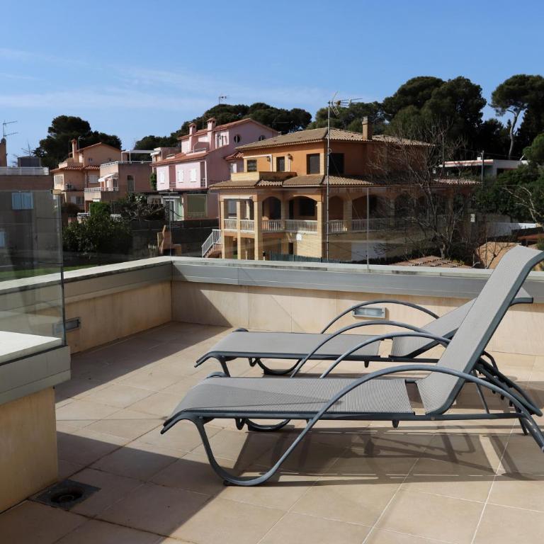 AT014 A pocos metros de la playa, equipamiento completo, piscina comunitaria - Villa con vistas al jardín - 25