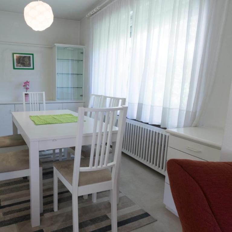 Chalet Center Pic - Three-Bedroom Townhouse - 11