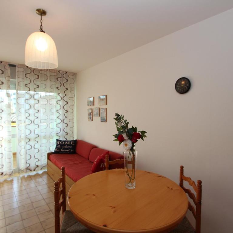 Montecarlo - One-Bedroom Standard Apartment - 13