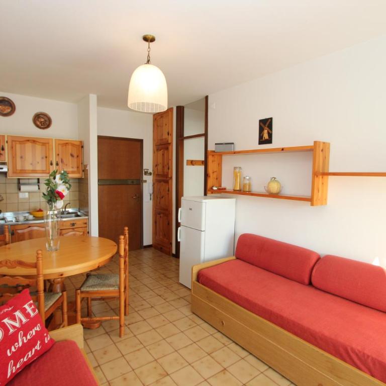 Montecarlo - One-Bedroom Standard Apartment - 12