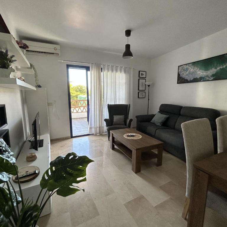 Benalmadena Medus Sea View Andra - Two-Bedroom Apartment - 4