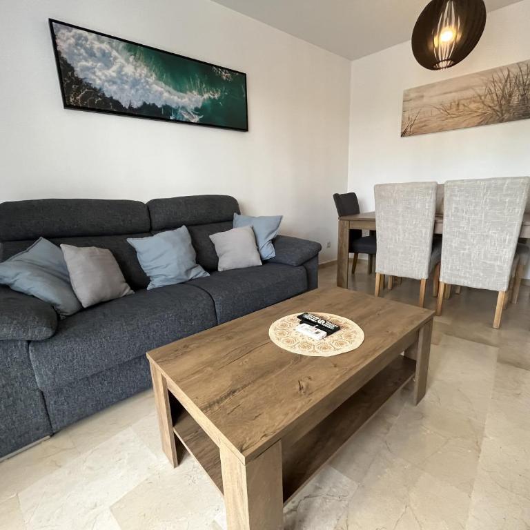 Benalmadena Medus Sea View Andra - Two-Bedroom Apartment - 10