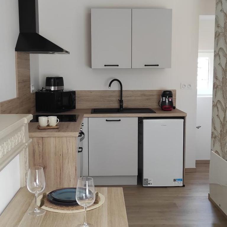 3- L'Elégant - Sarlat - Centre ville - Studio Lit Queen-Size - 4