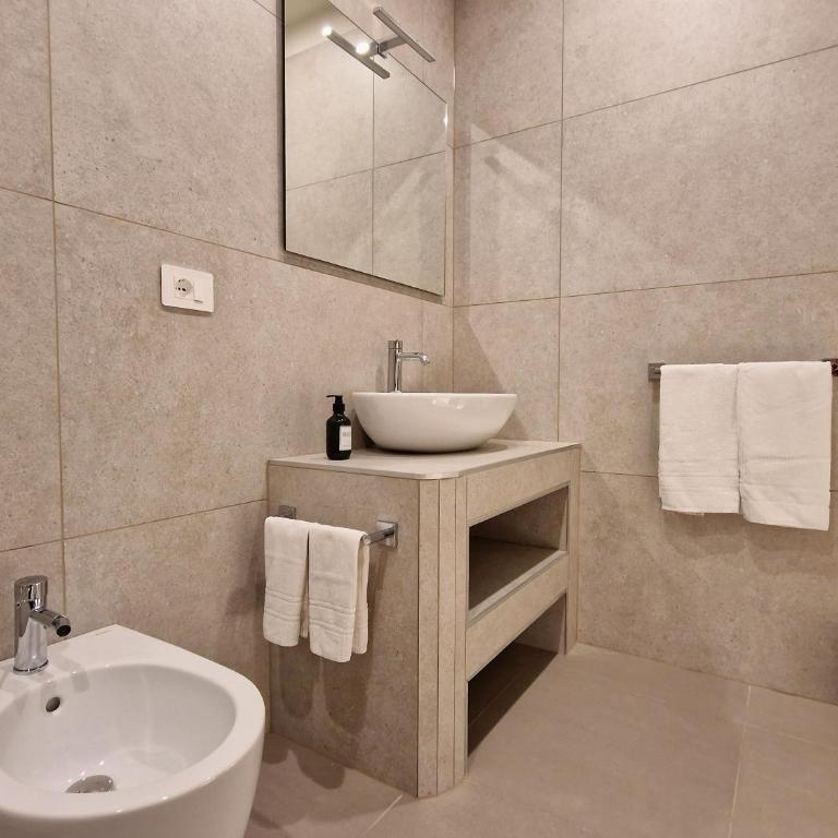 B&B Residenza Cavour - Camera Superior Deluxe Matrimoniale/Doppia con Letti Singoli - 1