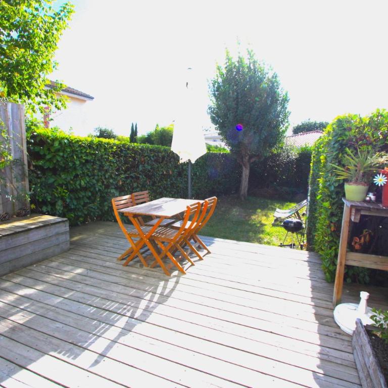 Maison 2 chambres avec jardin et piscine - Two-Bedroom House - 7
