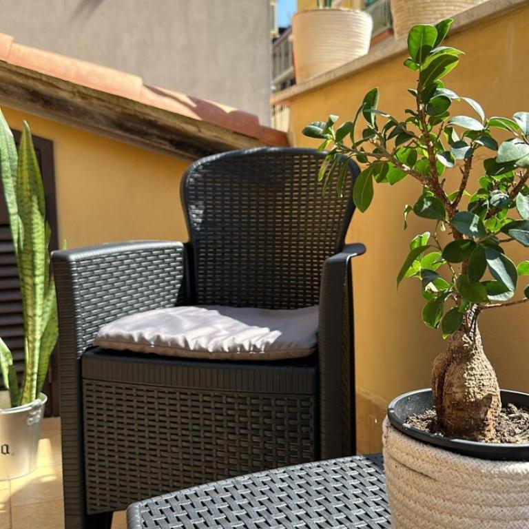Domus Mea Apartments - One-Bedroom Loft Apartment with Balcony - 12