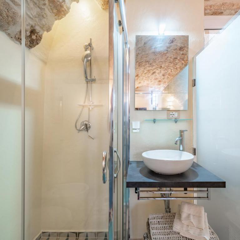 Donna Alfa Suite by Rentbeat - Casa con 1 Camera da Letto - 12
