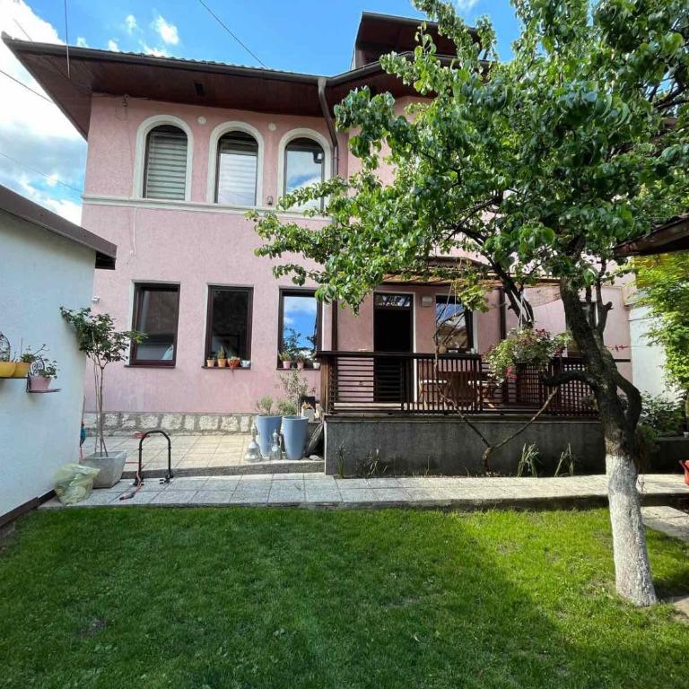 Free Parking Apartments Music and Garden - One-Bedroom Apartment - 1