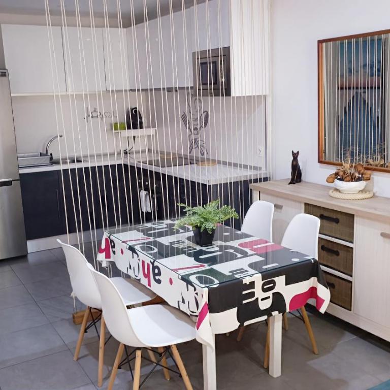 Apartamento Victoria - Habitación Familiar Estándar - 21